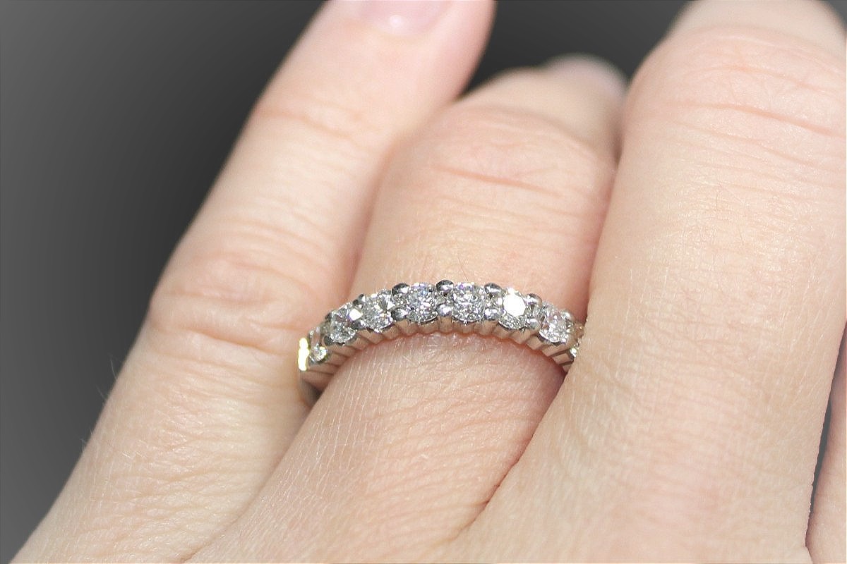 Platinum Wedding Band With Diamonds +/-0.90 Ct
