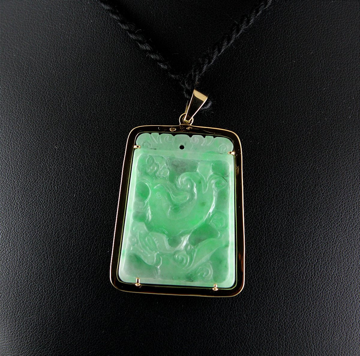 Pendentif or et Jade-photo-1