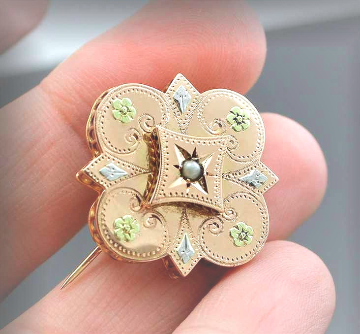 Gold Brooch - Late 19th Century