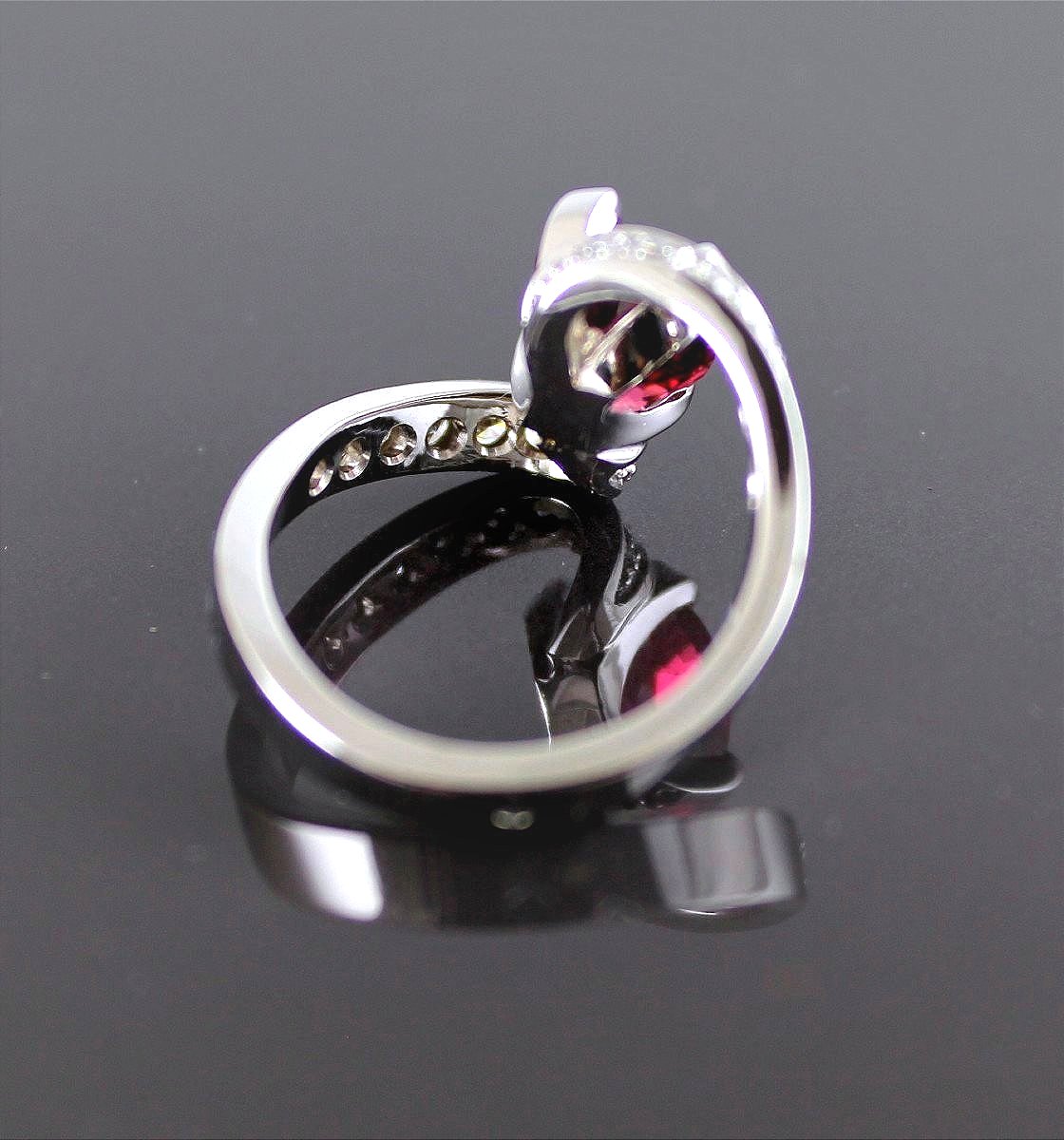 Gold, Garnet And Diamond Ring -8.8 G-photo-3