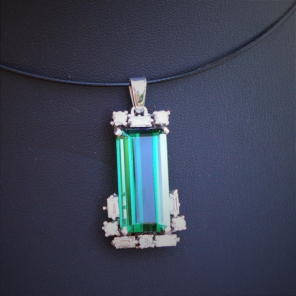Gold Pendant, Green Tormaline (16 Ct) And Diamonds (+/-1 Ct)-photo-3