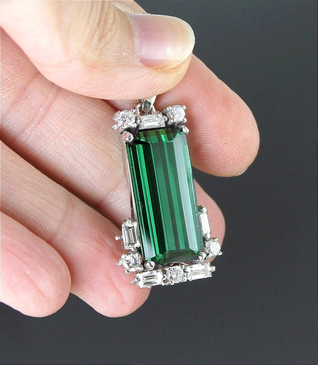 Gold Pendant, Green Tormaline (16 Ct) And Diamonds (+/-1 Ct)-photo-2