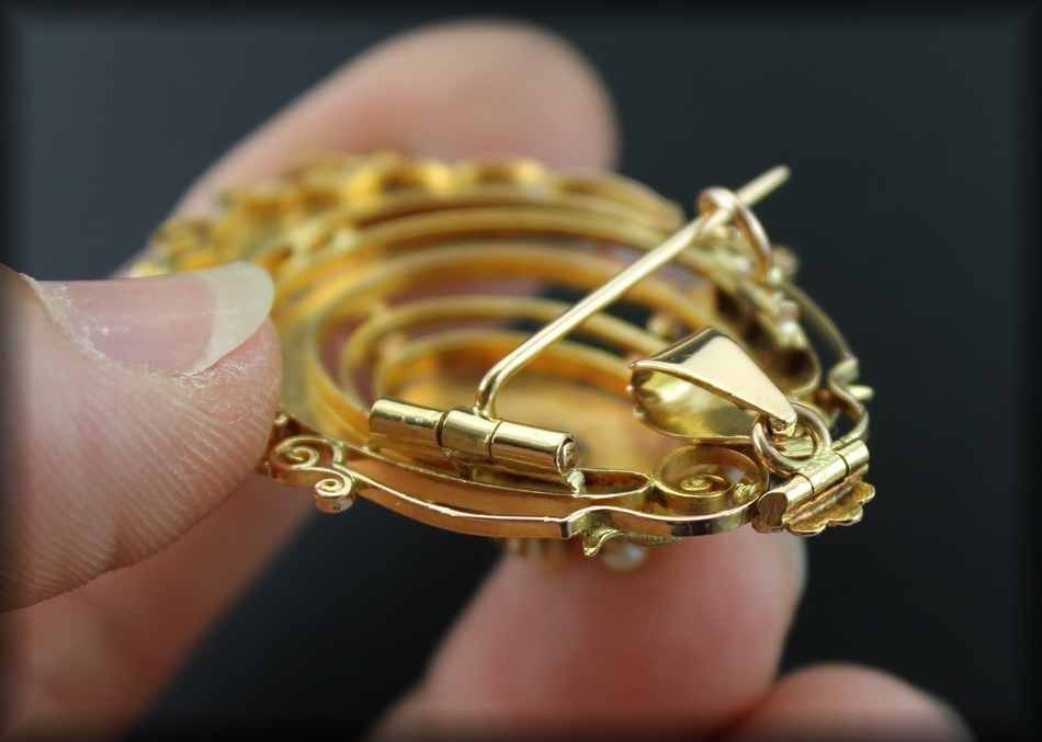 Pendant - Napoleon III Gold Brooch-photo-1
