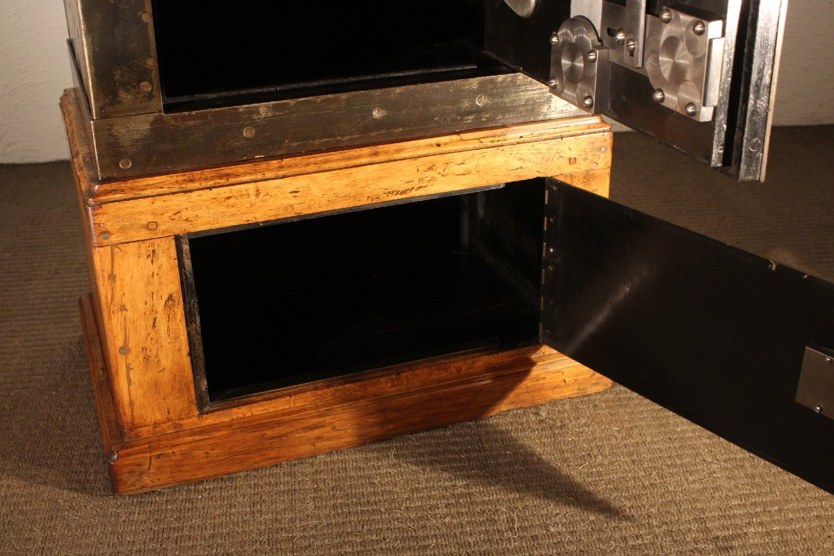 Safe Circa 1900-photo-3