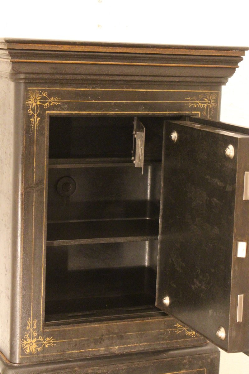 Coffre-fort 19e siècle-photo-1