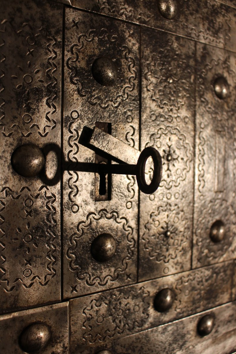 Small 17th Century Chest-photo-1
