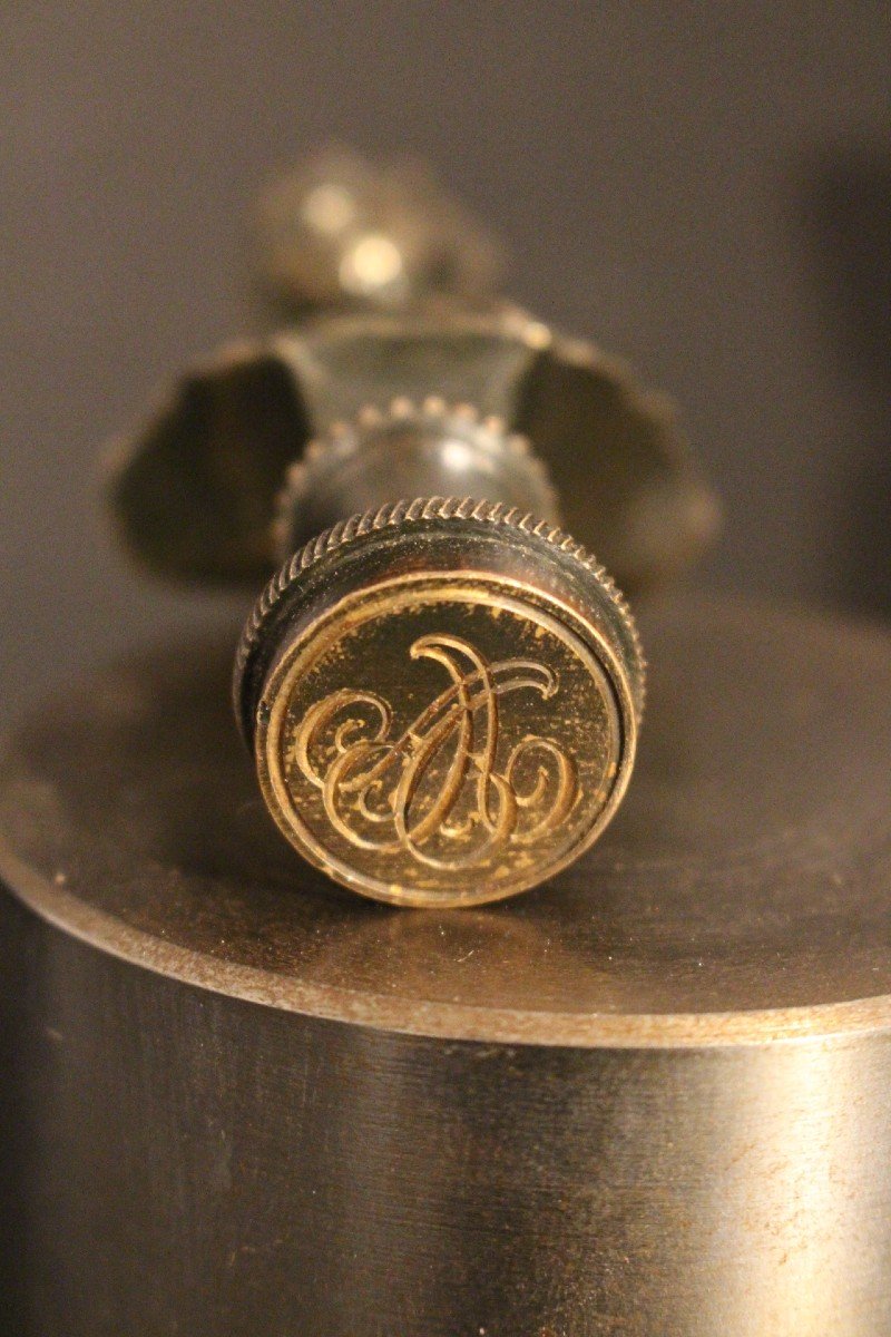 Female Bust Wax Stamp-photo-3