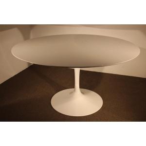 Eero Saarinen Table