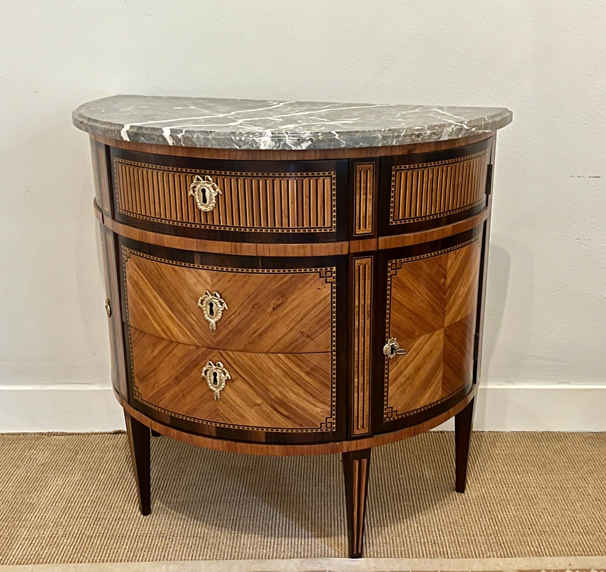 Demi-Lune commode époque Louis XVI-photo-3