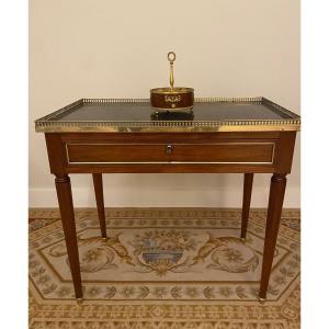 Petit bureau table à jeux Louis XVI