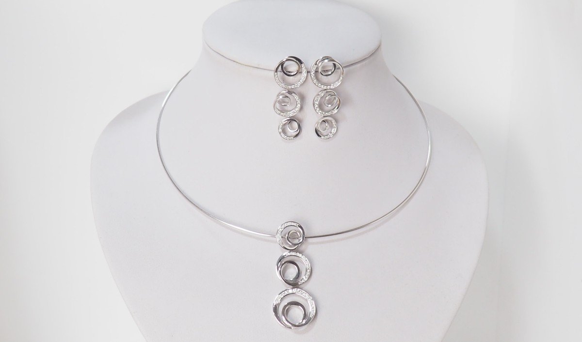 Set Necklace Pendant Earrings In White Gold And Diamonds