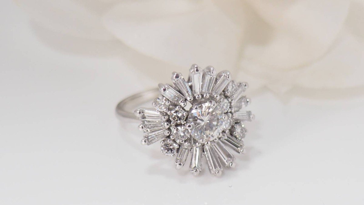 Vintage Ring In White Gold And Diamonds-photo-3