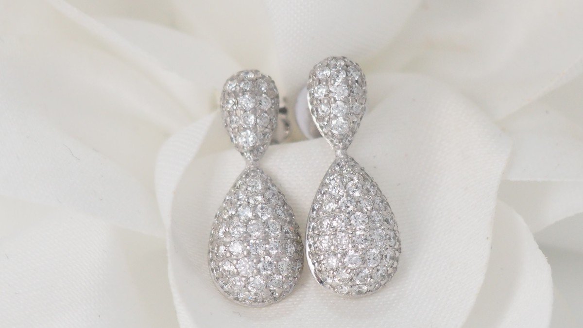 Pair Of Earrings In White Gold And Diamonds-photo-3