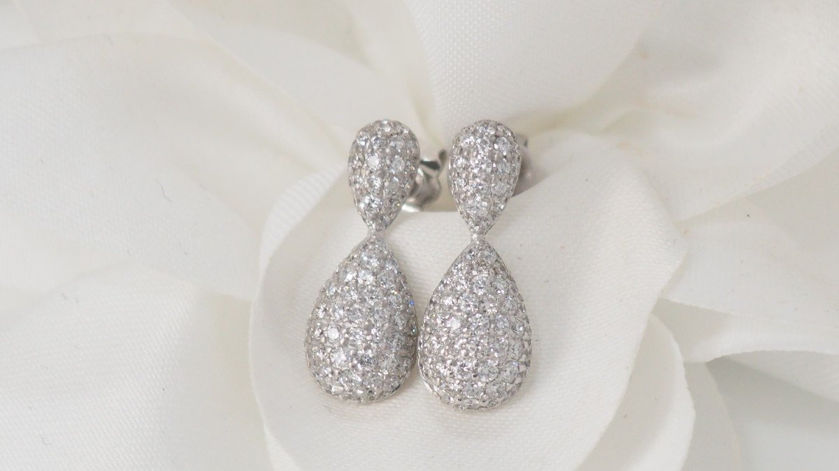 Pair Of Earrings In White Gold And Diamonds-photo-2
