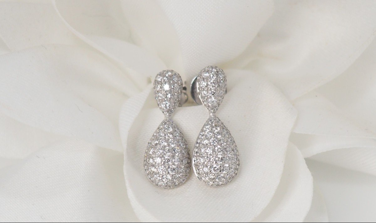 Pair Of Earrings In White Gold And Diamonds