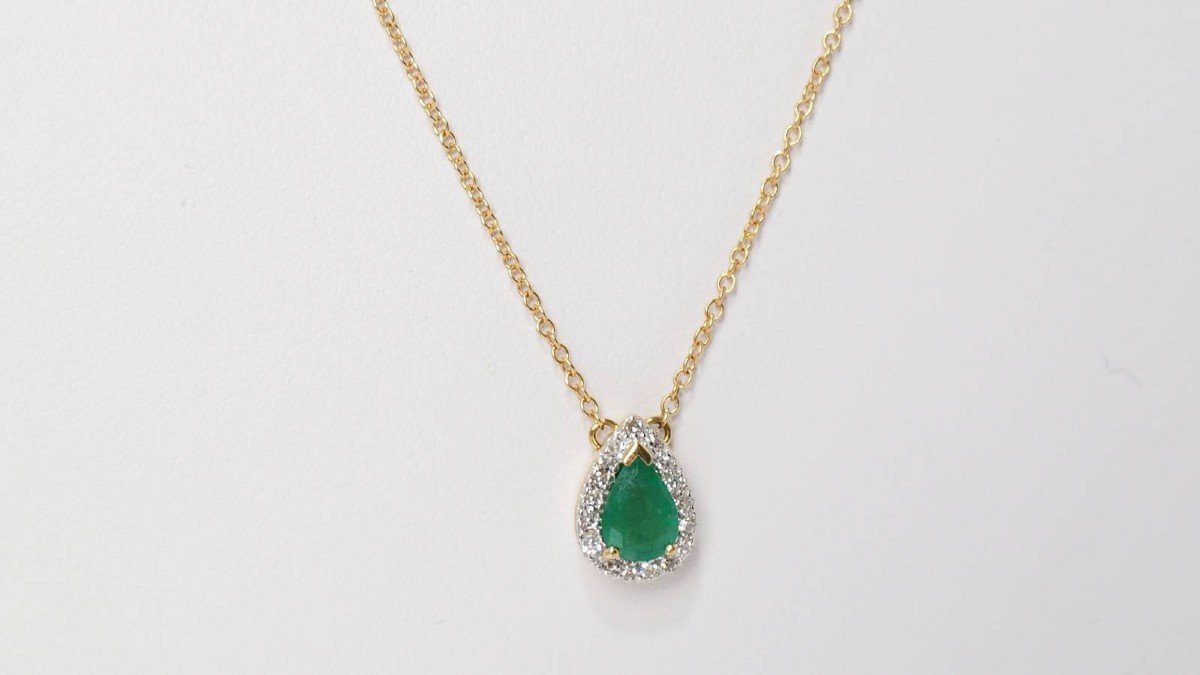 Pendant Necklace In Yellow Gold, Emerald And Diamonds-photo-1