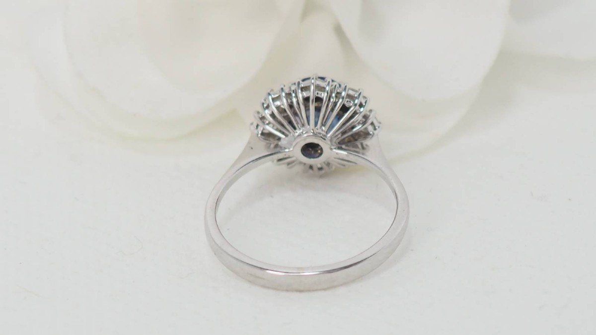 Bague Marguerite En Or Blanc, Saphir De Ceylan Et Diamants-photo-2