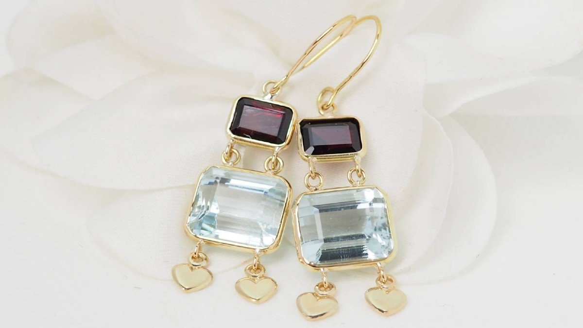 Earrings In Yellow Gold, Aquamarine And Garnet