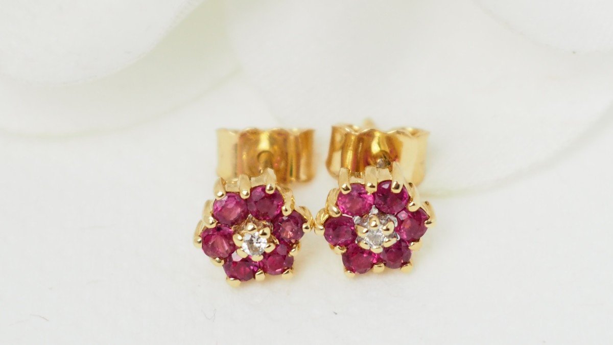 Earrings In Yellow Gold, Ruby And Diamonds-photo-4
