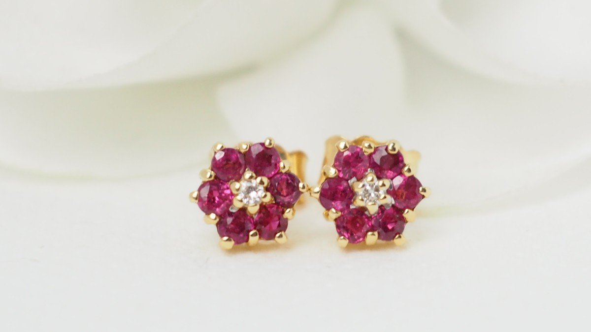 Earrings In Yellow Gold, Ruby And Diamonds-photo-2