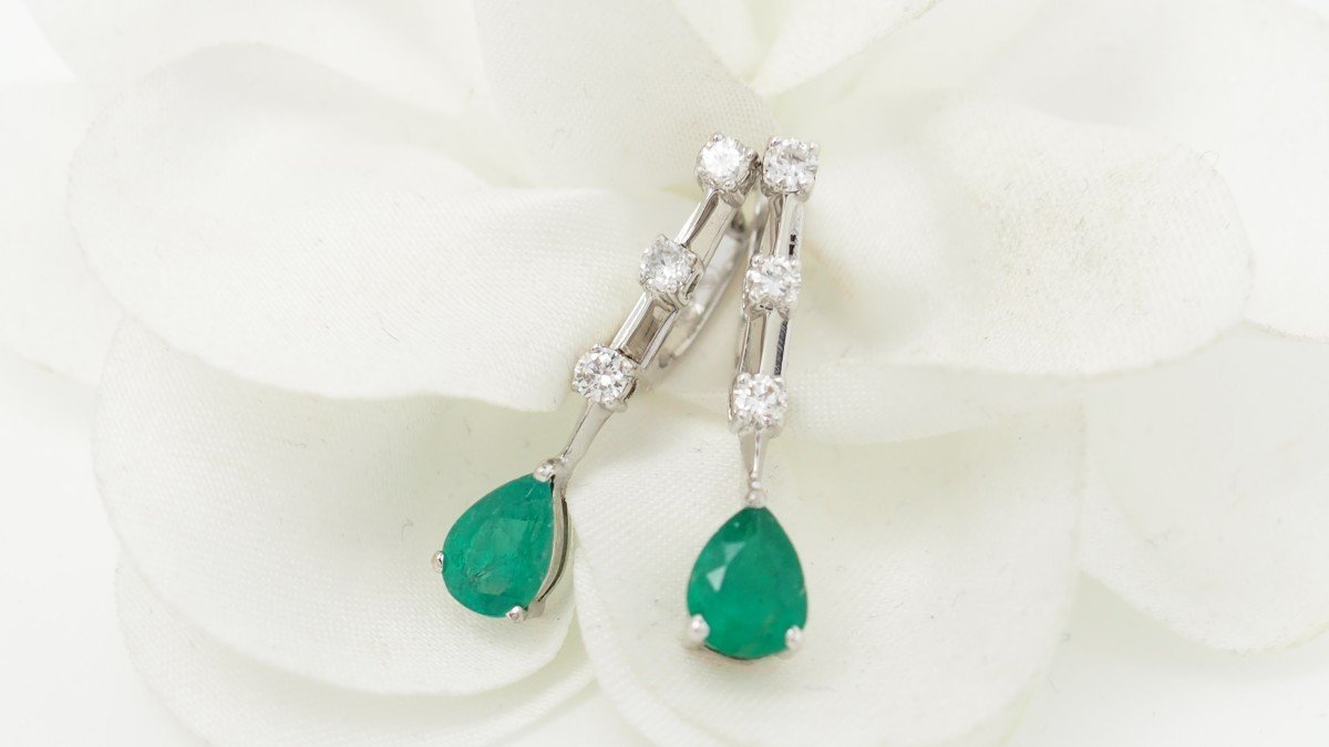 Pendants d'Oreilles En Or Blanc, émeraudes Et Diamants-photo-2