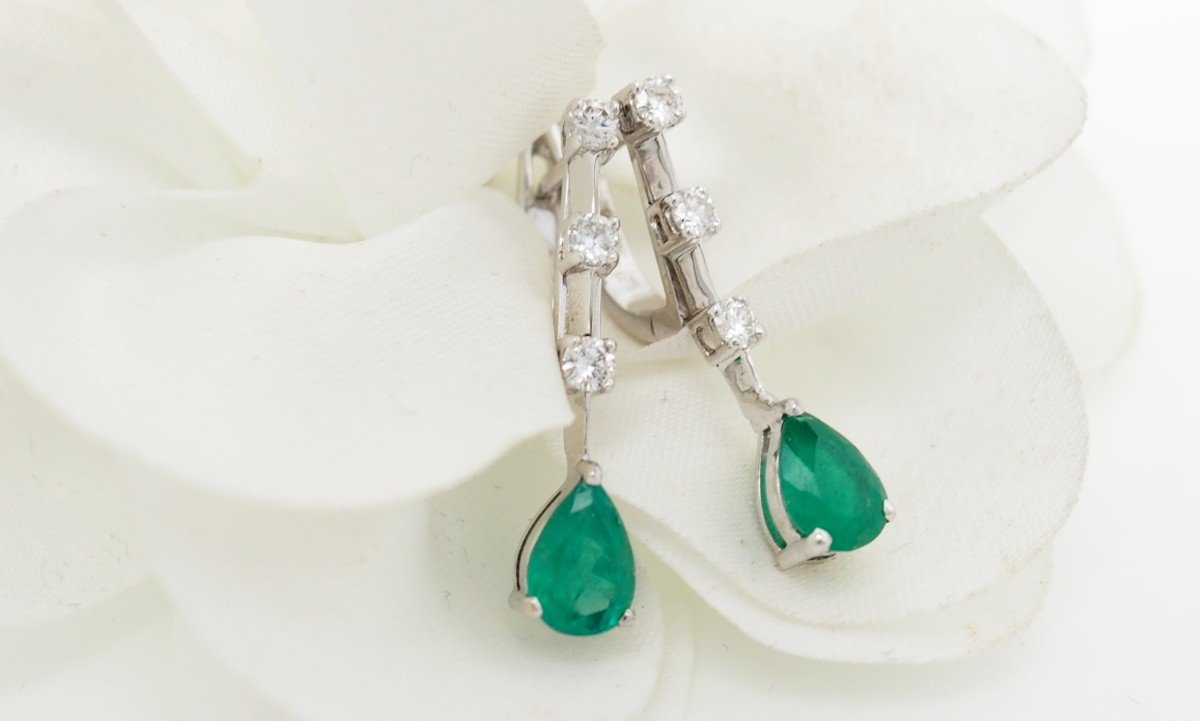 Pendants d'Oreilles En Or Blanc, émeraudes Et Diamants-photo-3