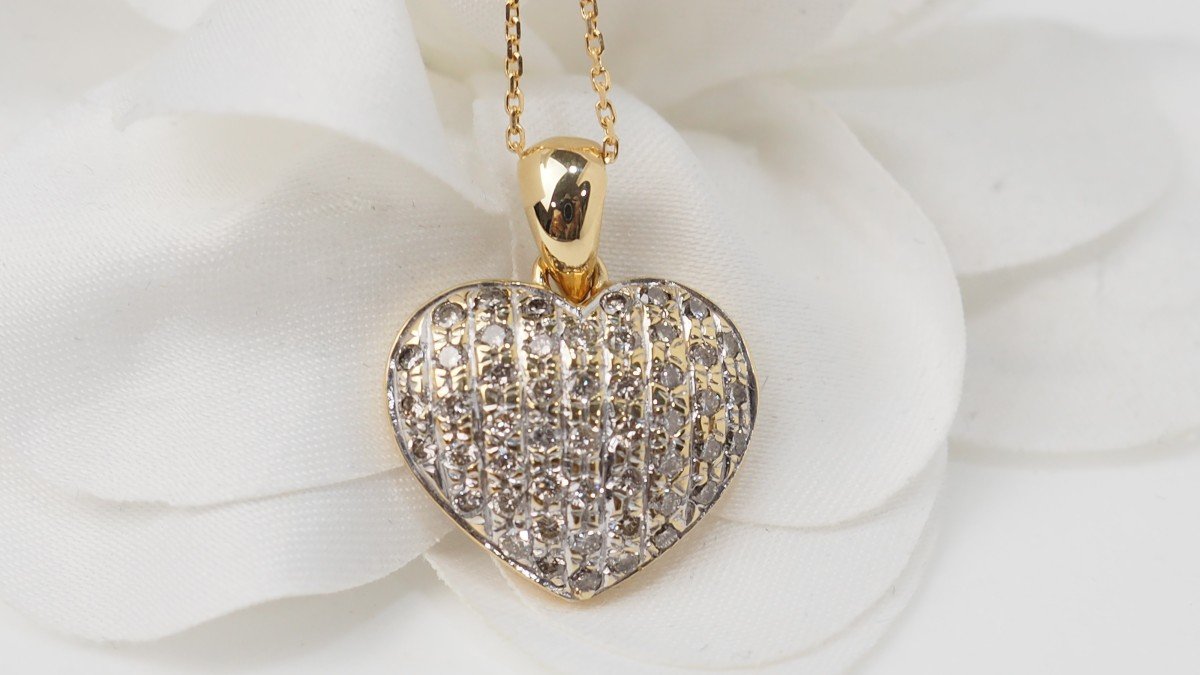 Heart Necklace In Yellow Gold And Diamonds-photo-4