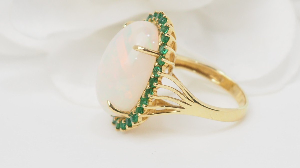 Oval Ring In Yellow Gold, Opal Cabochon And Emeralds-photo-2