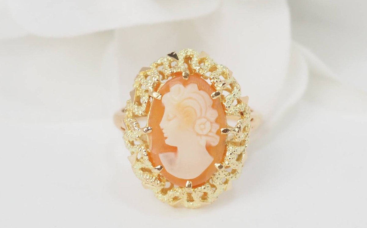Vintage Ring In Yellow Gold And Cameo 