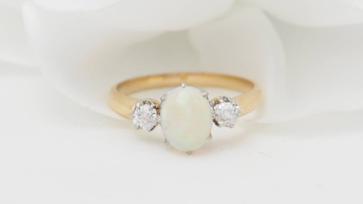 Bague En Or Jaune, Opale Ovale Et Diamants-photo-1