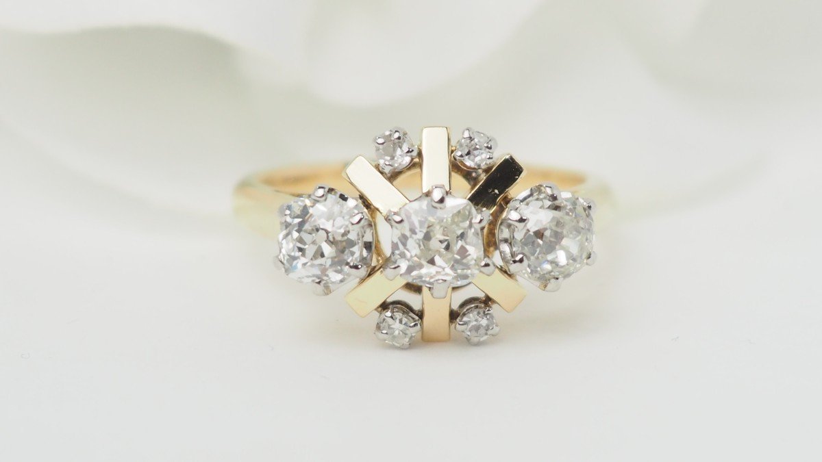 Antique Ring In Yellow Gold And Diamonds 