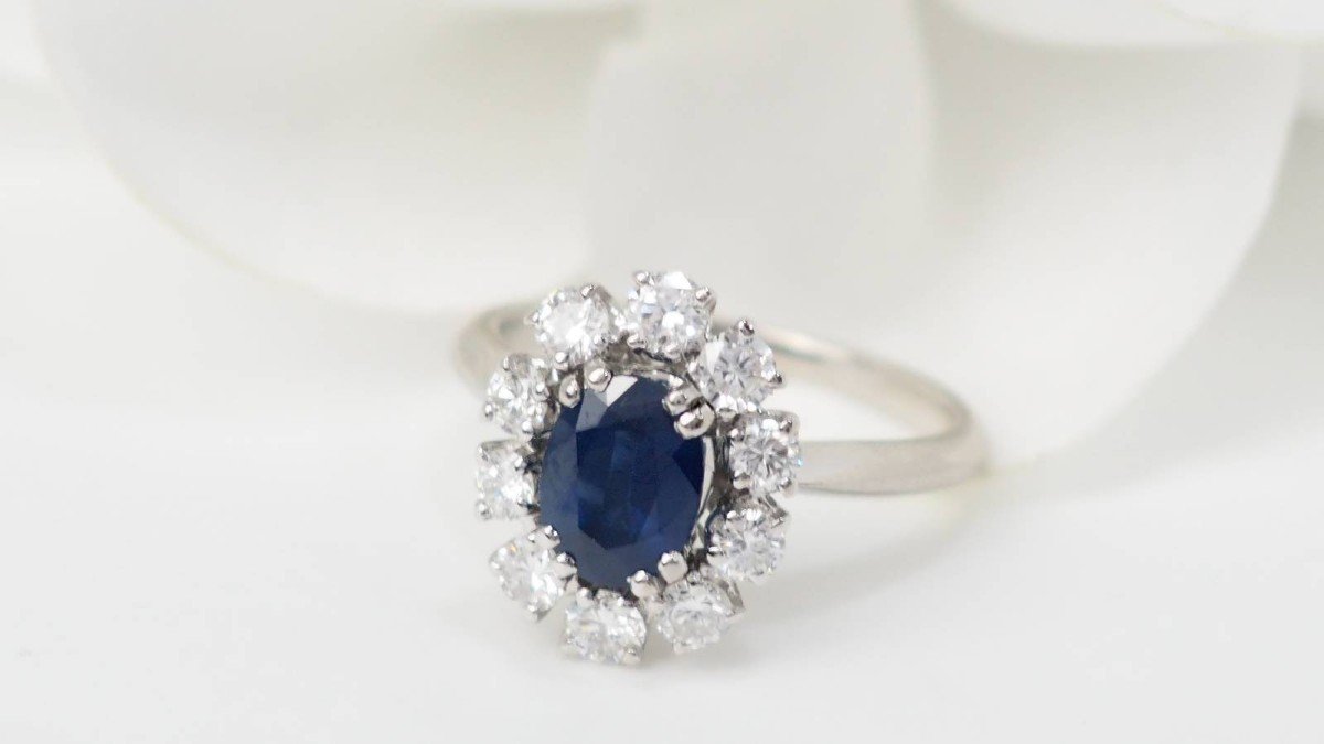 Bague Marguerite En Or Blanc, Saphir Et Diamants-photo-1