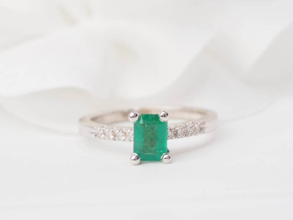 White Gold, Emerald And Diamond Solitaire Ring-photo-2