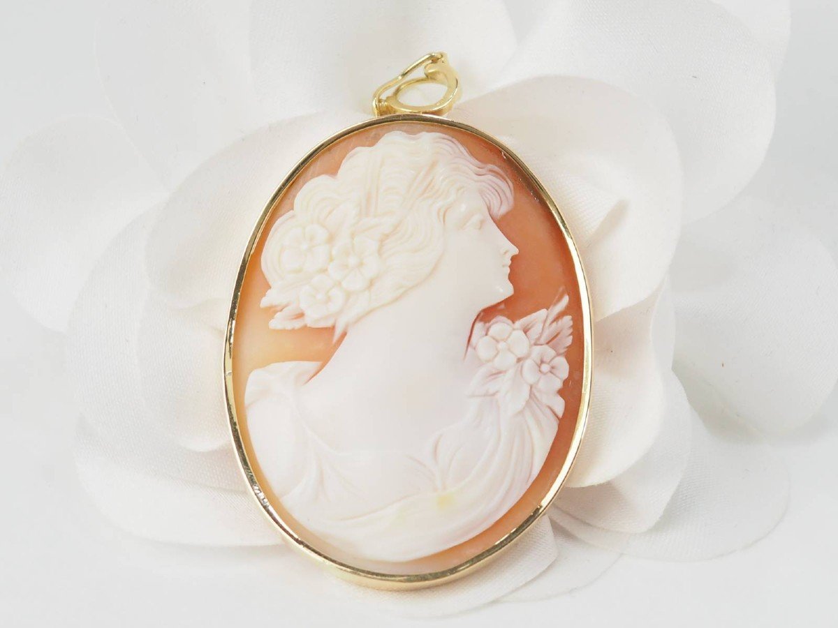 Antique Yellow Gold And Cameo Pendant -photo-2