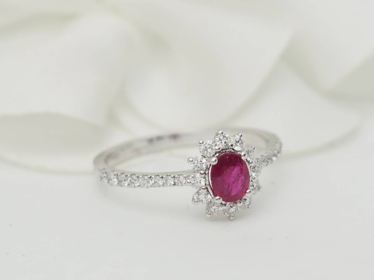 Marguerite Ring In White Gold, 0.45ct Ruby And Diamonds -photo-2