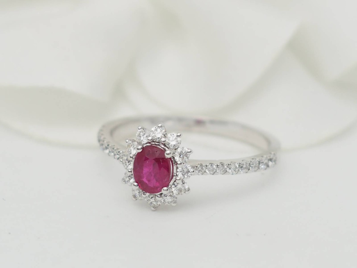 Marguerite Ring In White Gold, 0.45ct Ruby And Diamonds -photo-3