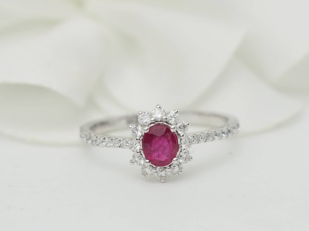 Marguerite Ring In White Gold, 0.45ct Ruby And Diamonds 