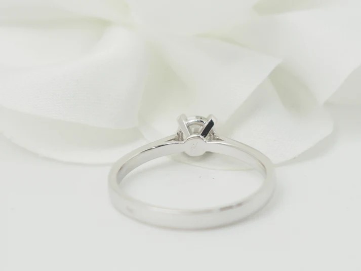 White Gold And 0.35ct Diamond Solitaire Ring-photo-1