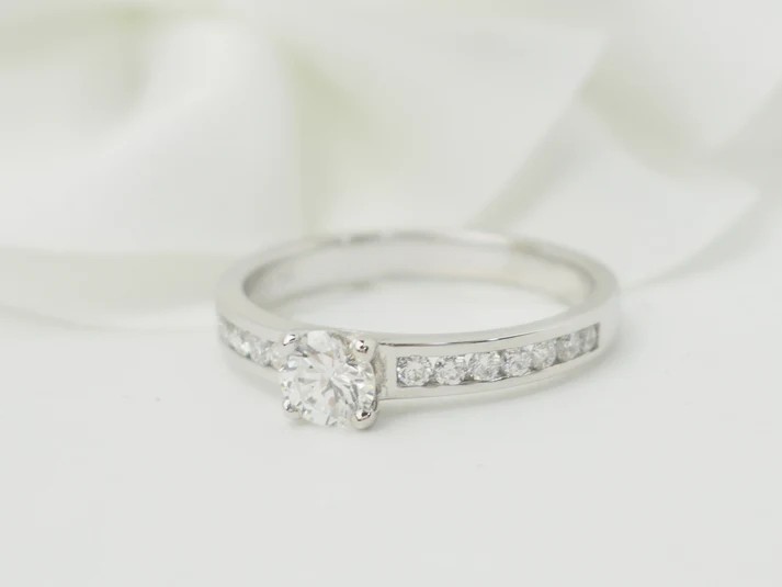 Bague Solitaire En Or Blanc Et Diamant 0.37ct-photo-3