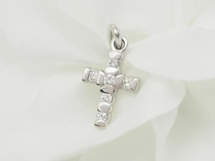 White Gold And Diamond Cross Pendant 0.17ct-photo-3