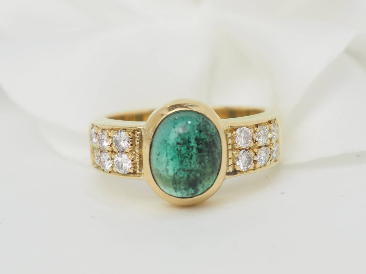 Yellow Gold And Emerald Ring