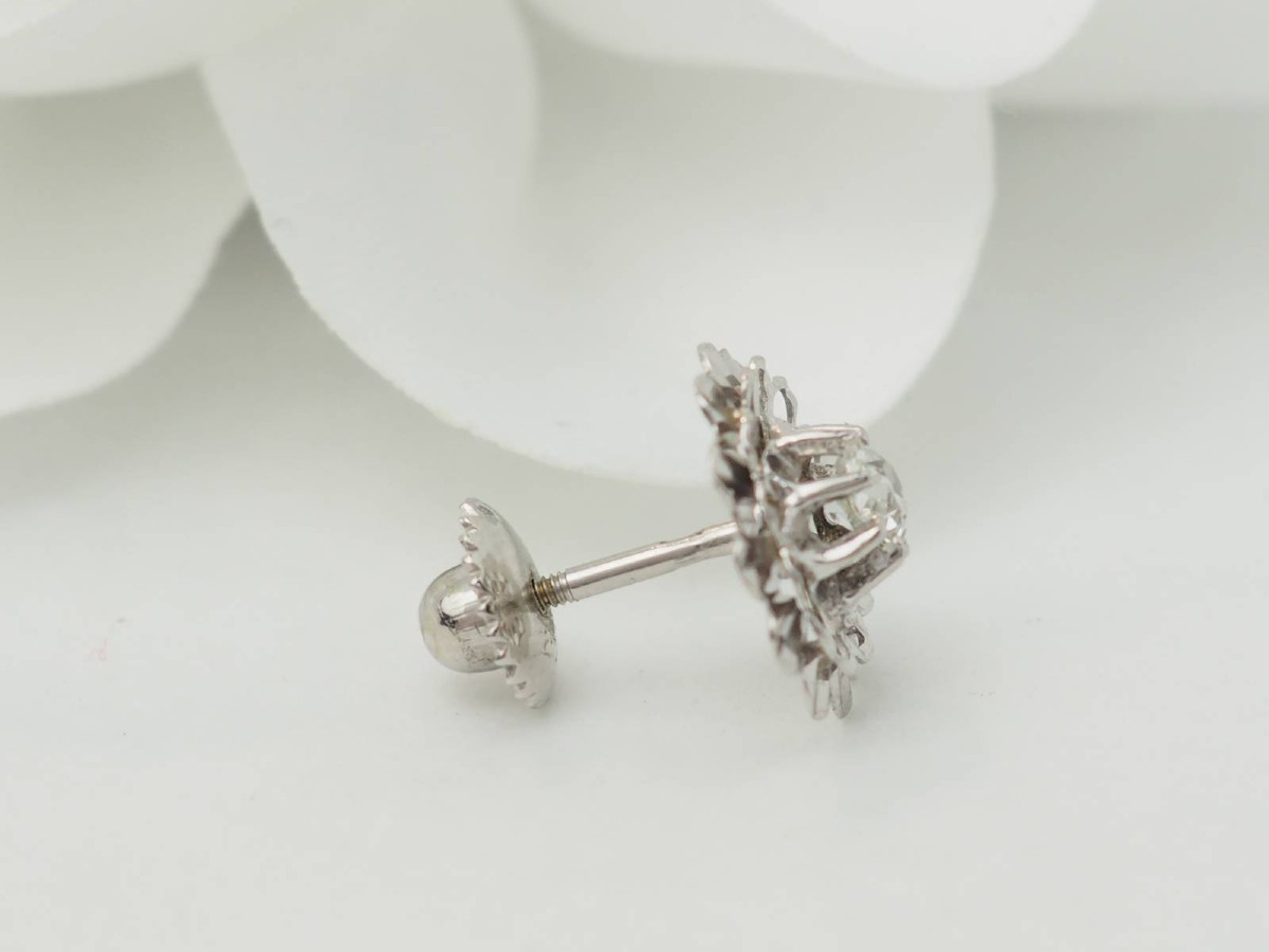 Boucles d'oreilles anciennes en or blanc et diamants-photo-4