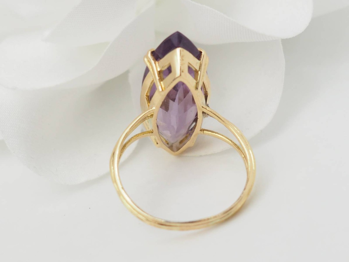 Marquise Ring In Yellow Gold And Amethyst-photo-1