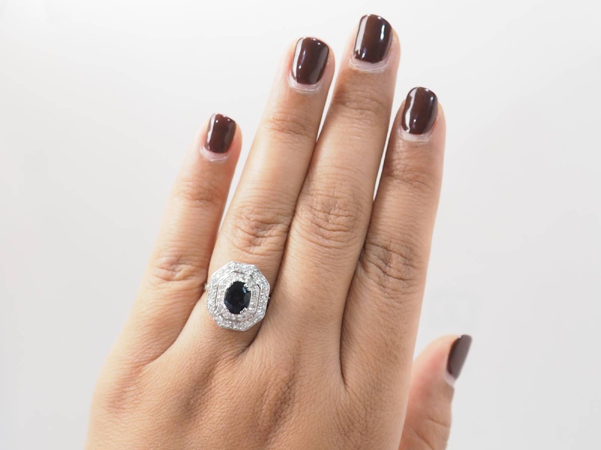 Bague double entourage en or blanc, saphir et diamants-photo-3