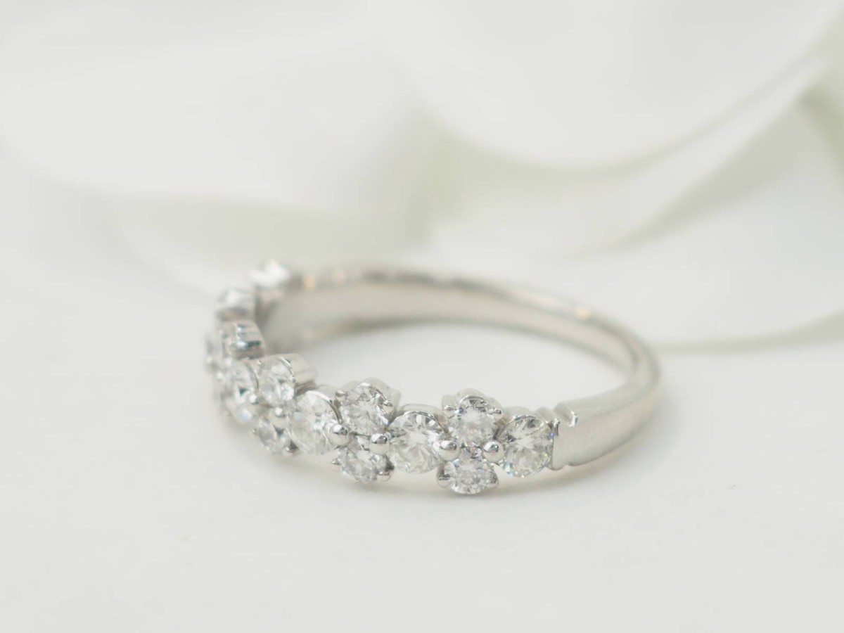 Demi alliance en or blanc et diamants 1ct-photo-1