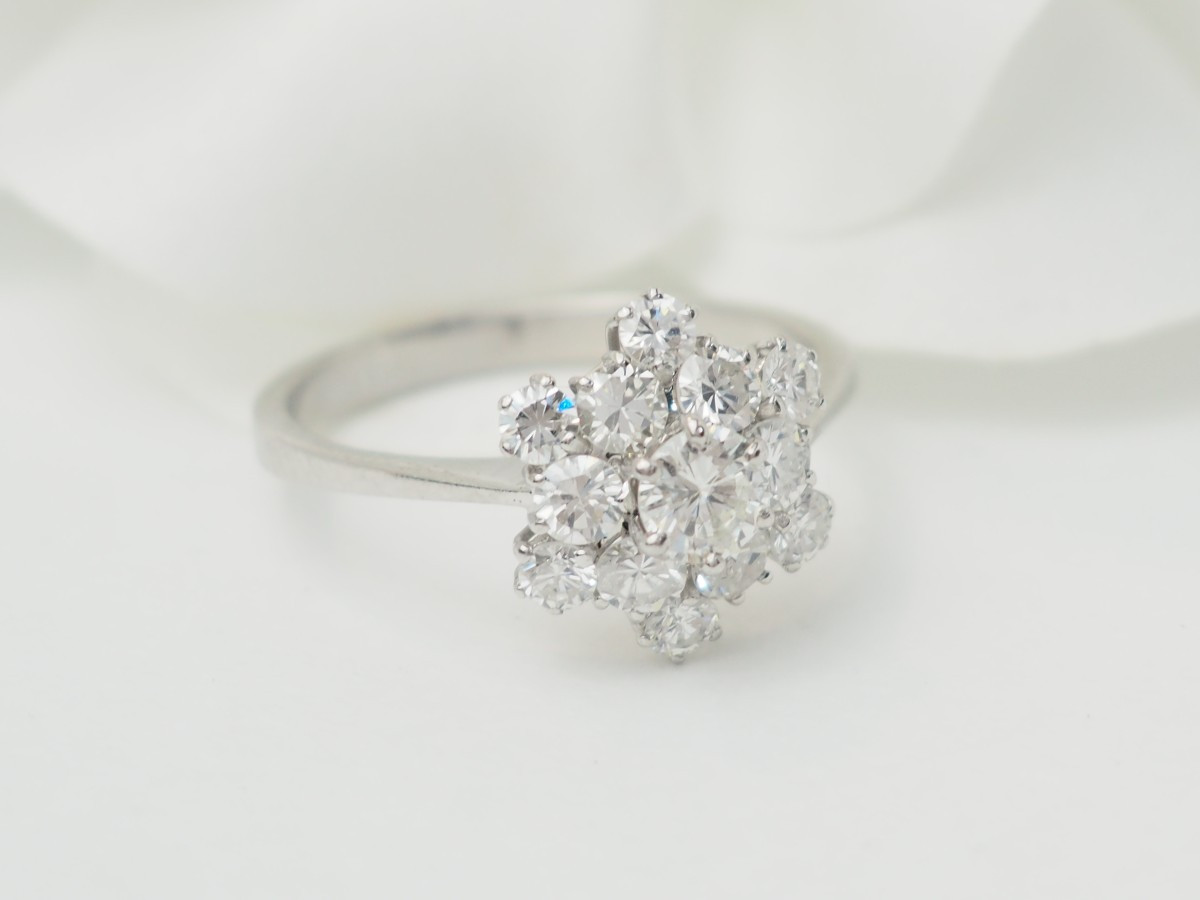 Flower Ring In White Gold And Diamonds-photo-4