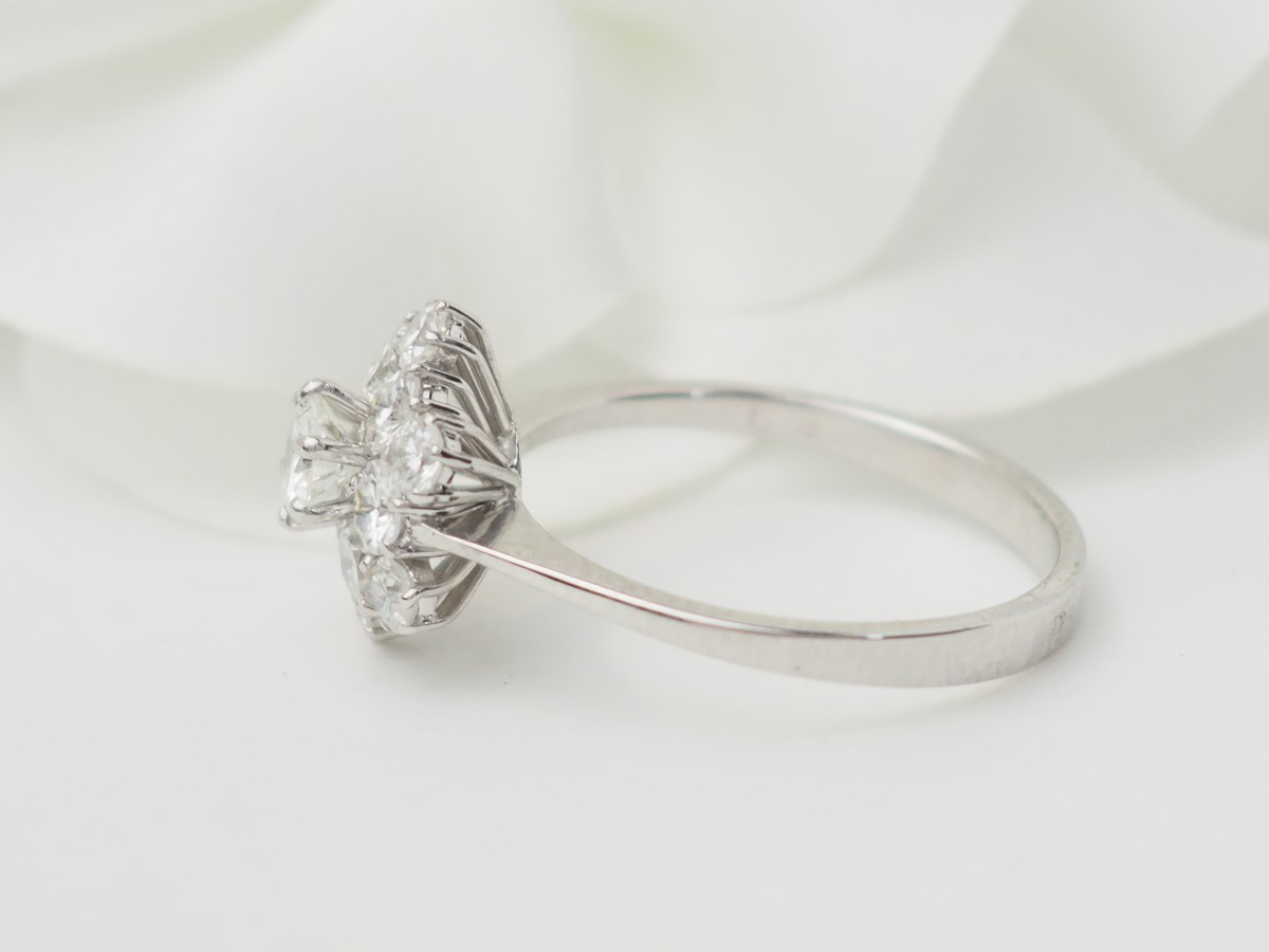 Flower Ring In White Gold And Diamonds-photo-4