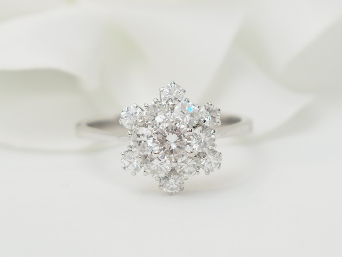 Flower Ring In White Gold And Diamonds-photo-6