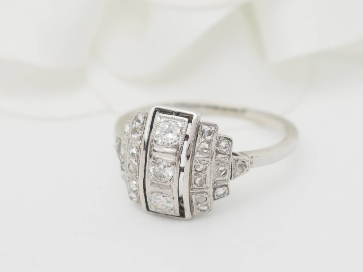 Bague Art Déco en or blanc, platine et diamants-photo-3