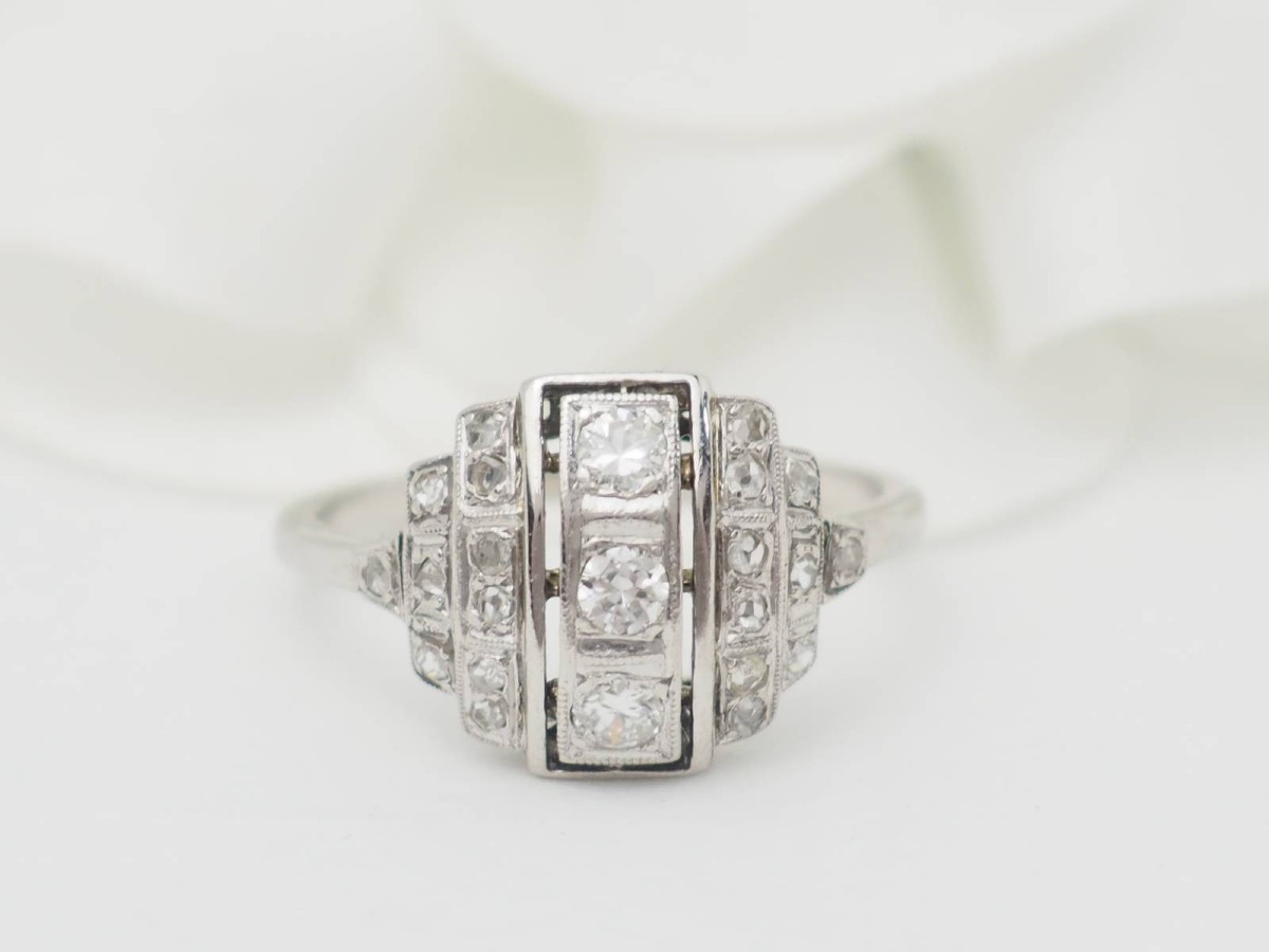 Bague Art Déco en or blanc, platine et diamants-photo-3